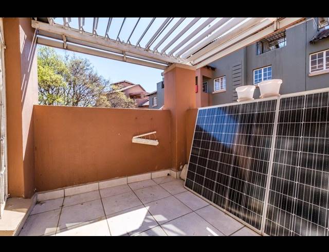 2 BEDROOM TOWNHOUSE FOR SALE IN CASTLEVIEW